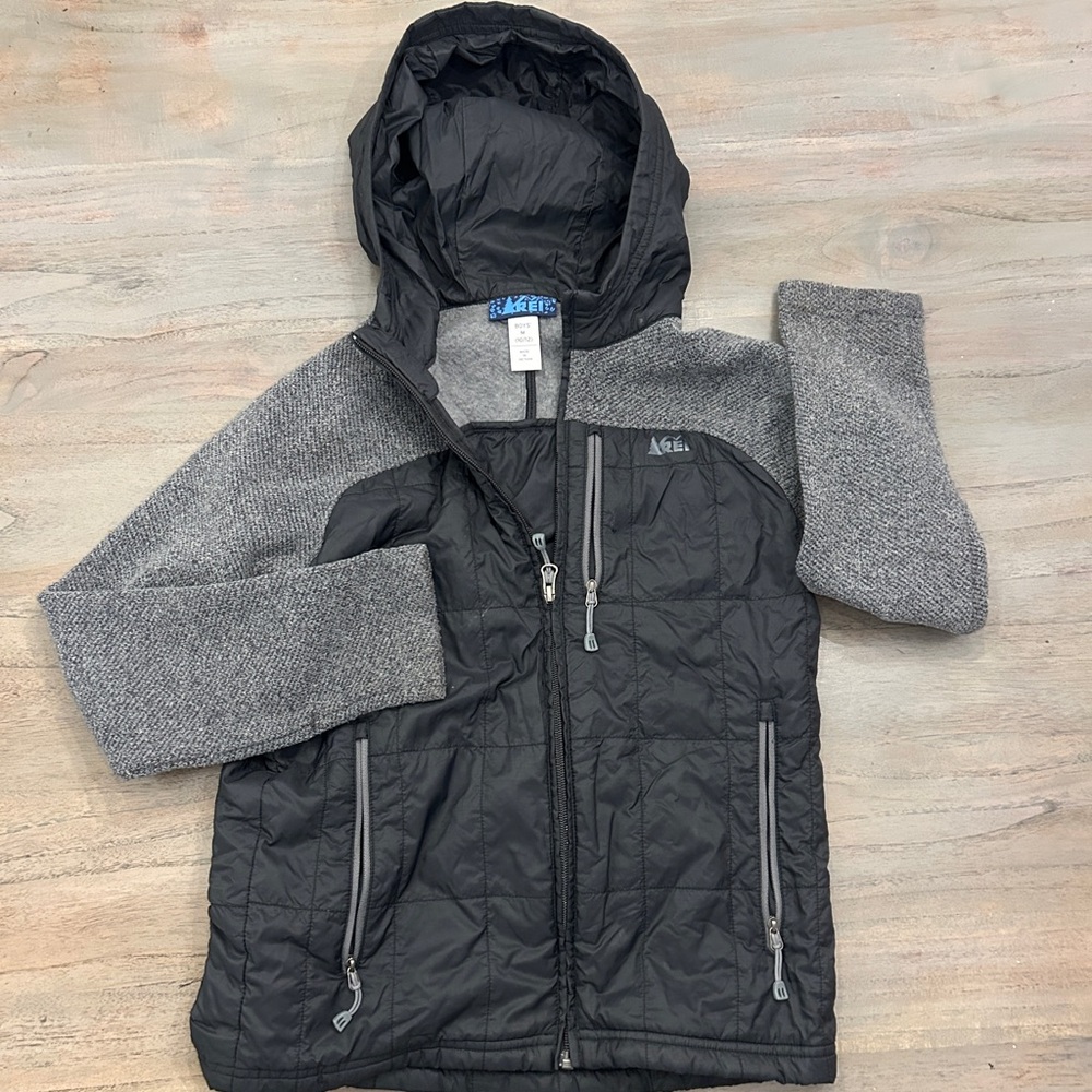 Boys REI hooded jacket size 10/12 medium